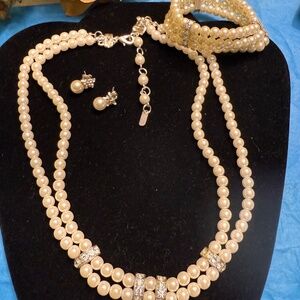 Elegant Vintage Pearl And Rhinestone 3pc Necklace & Bracelet & Earring Set